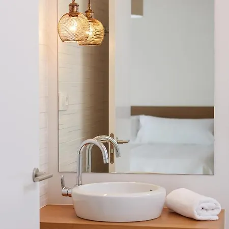 Trina 20 Hotel 2*