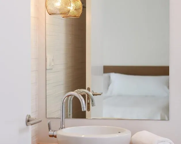 Trina 20 Hotel 2*
